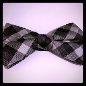 Express adjustable bow tie